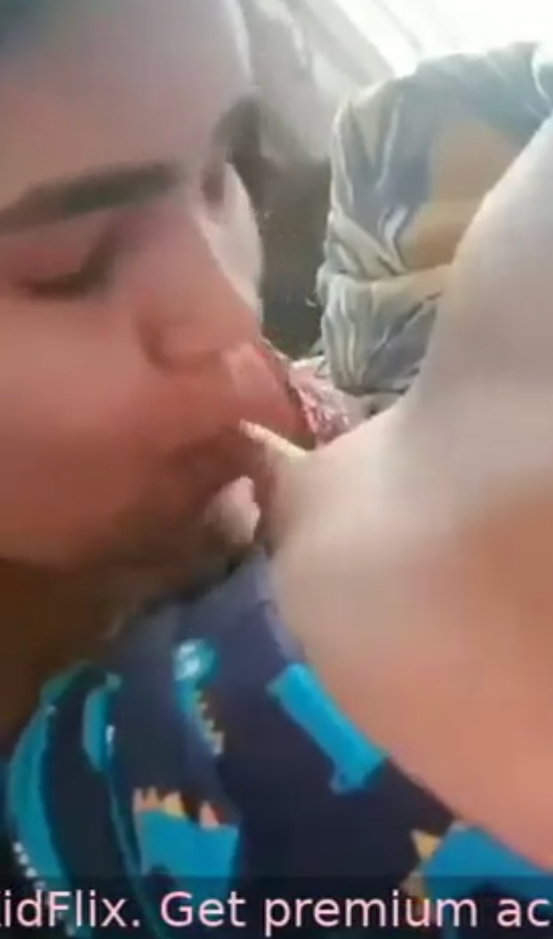 Ibu Sepongin Anaknya Masih Kecil